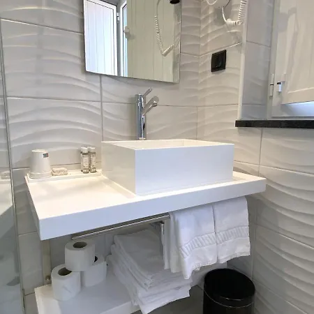 By The ゲストハウス